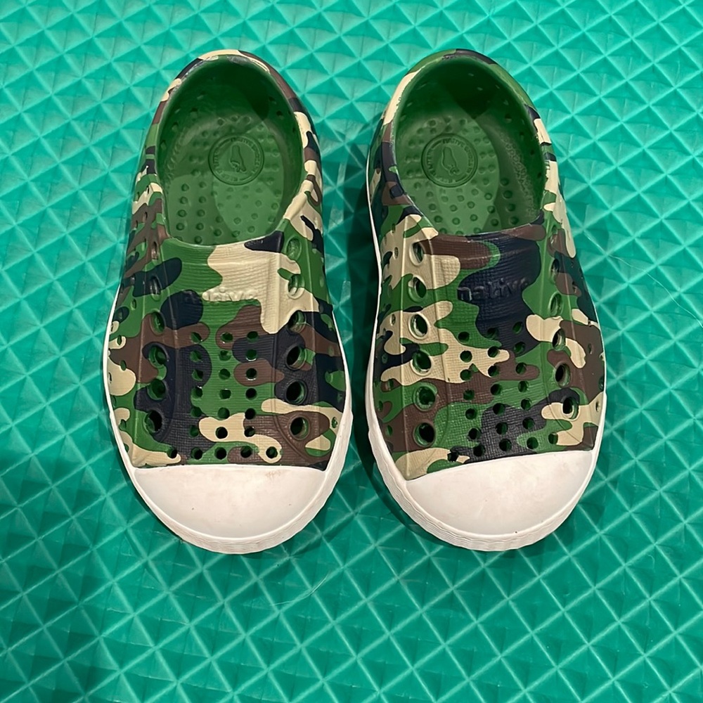 Native Camo slip ons, size 4c, great condition